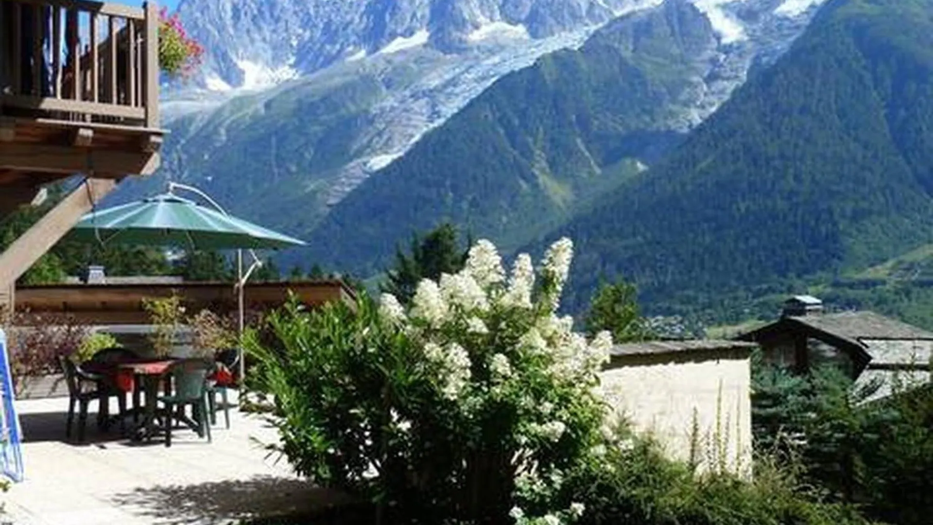 Betulle - 2Bedroom - Patio Facing Mont-Blanc Range Les Houches France